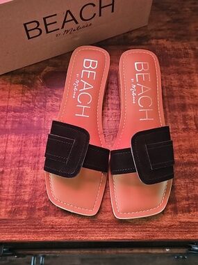 NWOT BEACH Matisse Suade Black Slide Sandals